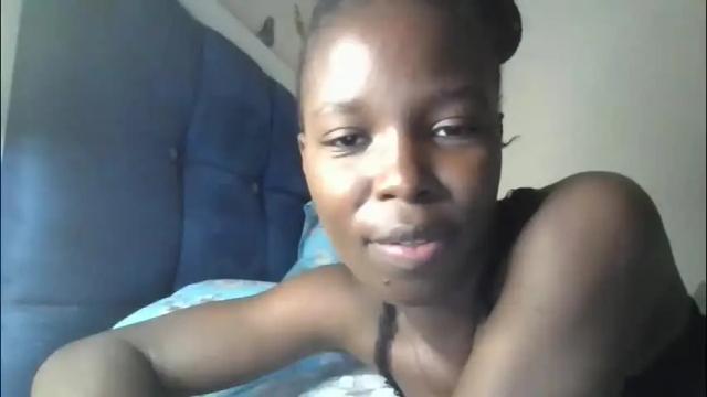 Image 2 of pretty_petite_ebony Stream on Chaturbate on 15 days ago