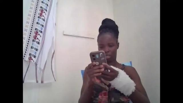 Image 2 of pretty_petite_ebony Stream on Chaturbate on 13 days ago