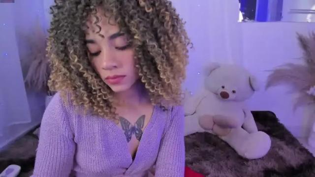 Image 8 of pretty_pettite Stream on Chaturbate on 18 months ago