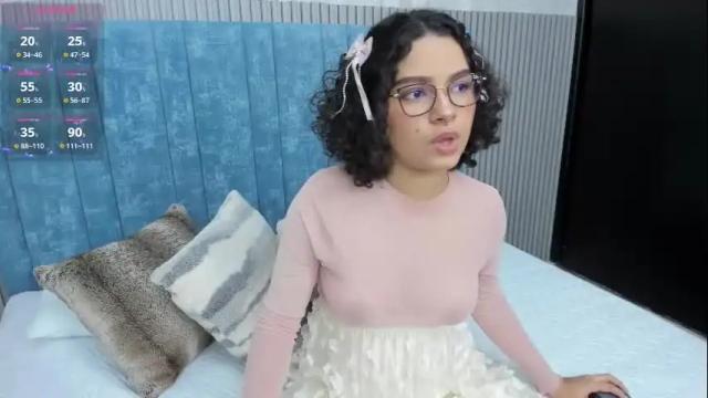 Image 11 of pretty_sunlight_ Stream on Chaturbate on 11 days ago