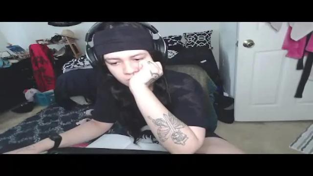 Image 2 of prettyandpeachy Stream on Chaturbate on 1 month ago
