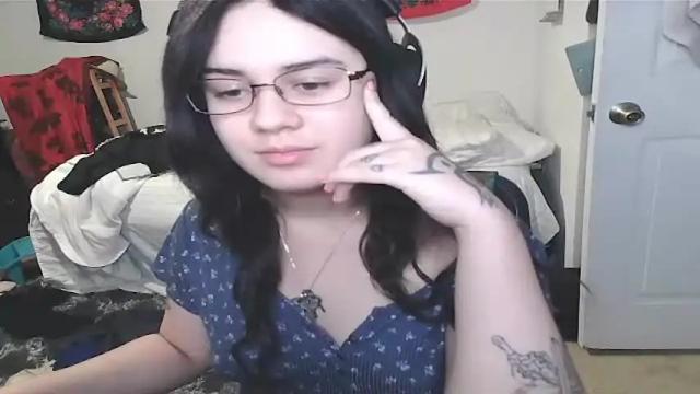 Image 10 of prettyandpeachy Stream on Chaturbate on 4 days ago