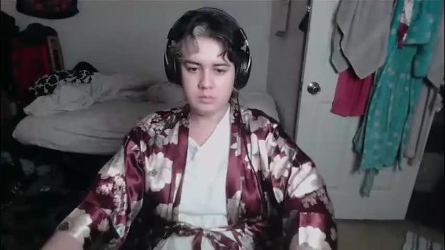 Image 2 of prettyandpeachy Stream on Chaturbate on 29 days ago