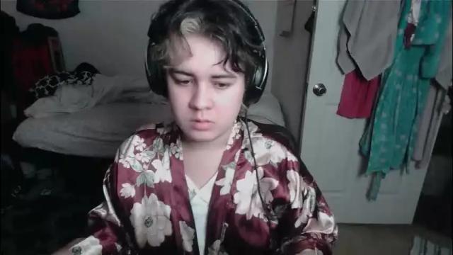 Image 7 of prettyandpeachy Stream on Chaturbate on 29 days ago