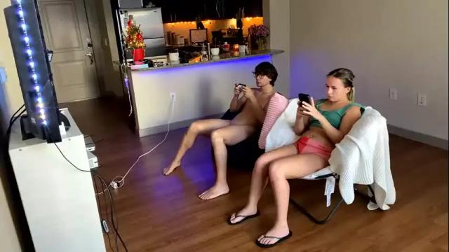 Image 2 of prettybabypetite Stream on Chaturbate on 17 months ago