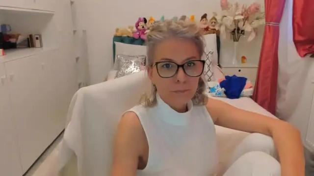 Image 7 of prettyblackeyes Stream on Chaturbate on 13 months ago