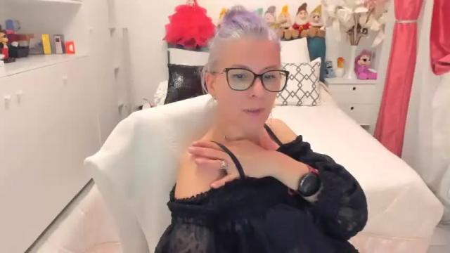 Image 12 of prettyblackeyes Stream on Chaturbate on 12 months ago