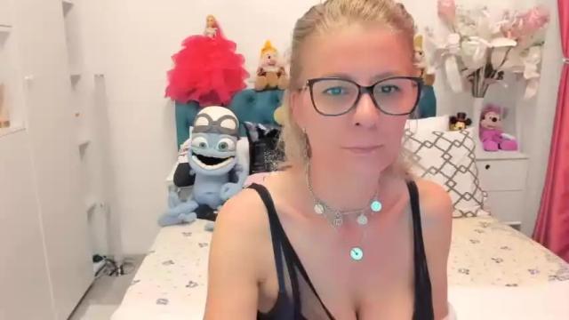 Image 8 of prettyblackeyes Stream on Chaturbate on 12 months ago