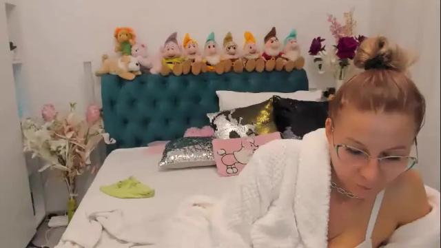 Image 12 of prettyblackeyes Stream on Chaturbate on 6 days ago