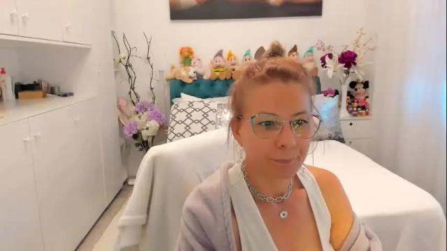 Image 12 of prettyblackeyes Stream on Chaturbate on 2 months ago