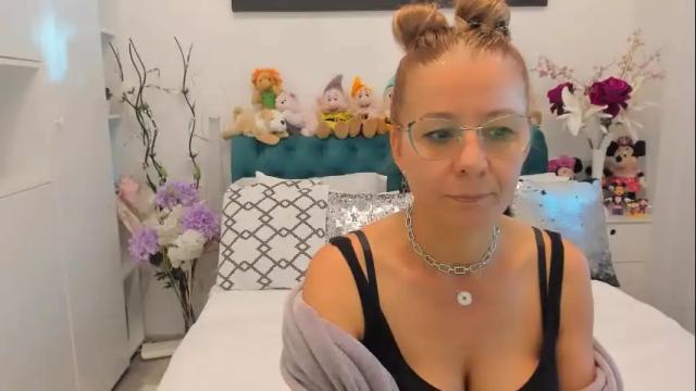 Image 8 of prettyblackeyes Stream on Chaturbate on 2 months ago