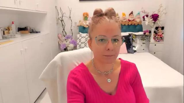 Image 4 of prettyblackeyes Stream on Chaturbate on 1 month ago