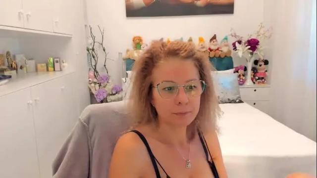 Image 11 of prettyblackeyes Stream on Chaturbate on 27 days ago