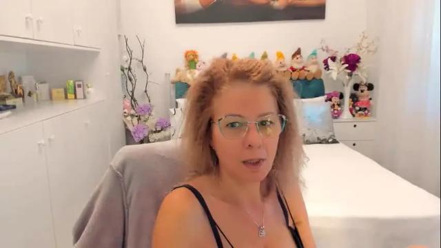 Image 12 of prettyblackeyes Stream on Chaturbate on 27 days ago