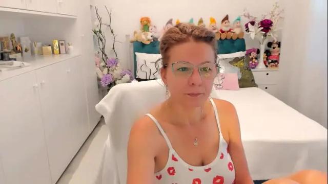 Image 3 of prettyblackeyes Stream on Chaturbate on 18 days ago