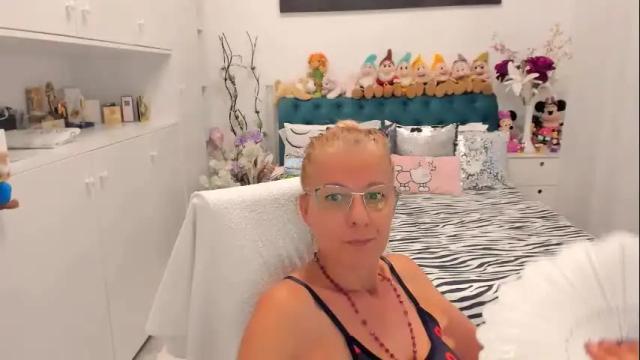 Image 12 of prettyblackeyes Stream on Chaturbate on 2 days ago