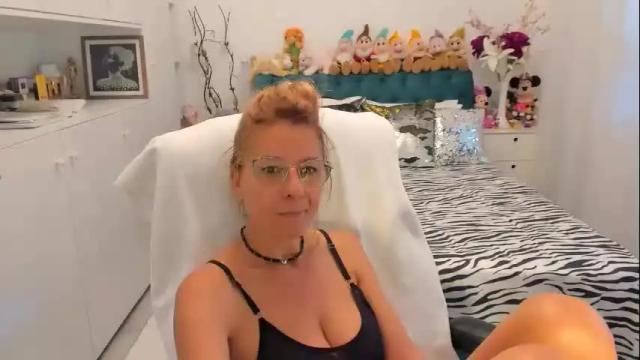 Image 7 of prettyblackeyes Stream on Chaturbate on 3 months ago