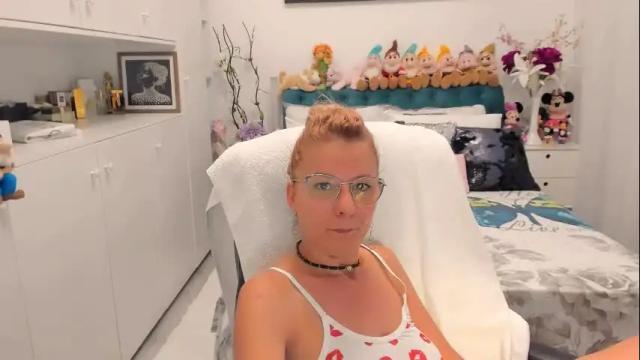 Image 10 of prettyblackeyes Stream on Chaturbate on 3 months ago
