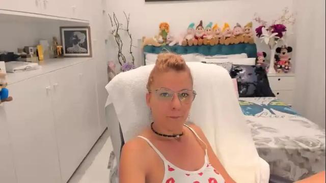 Image 11 of prettyblackeyes Stream on Chaturbate on 3 months ago