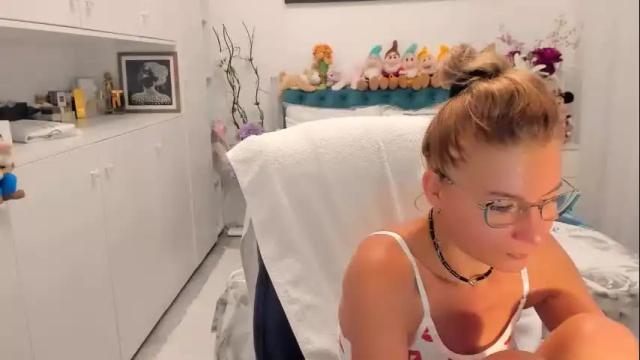 Image 4 of prettyblackeyes Stream on Chaturbate on 3 months ago