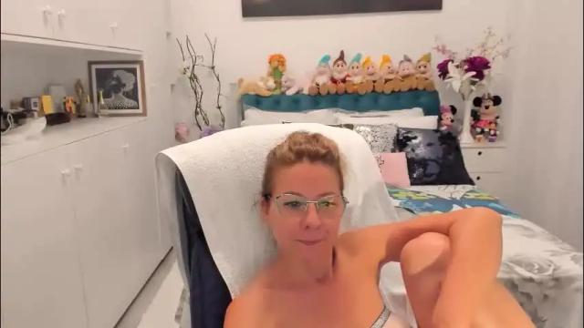 Image 12 of prettyblackeyes Stream on Chaturbate on 2 months ago