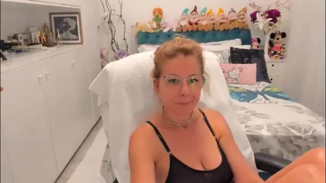 Image 3 of prettyblackeyes Stream on Chaturbate on 2 months ago