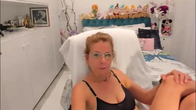 Image 6 of prettyblackeyes Stream on Chaturbate on 2 months ago