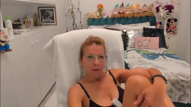 Image 12 of prettyblackeyes Stream on Chaturbate on 2 months ago