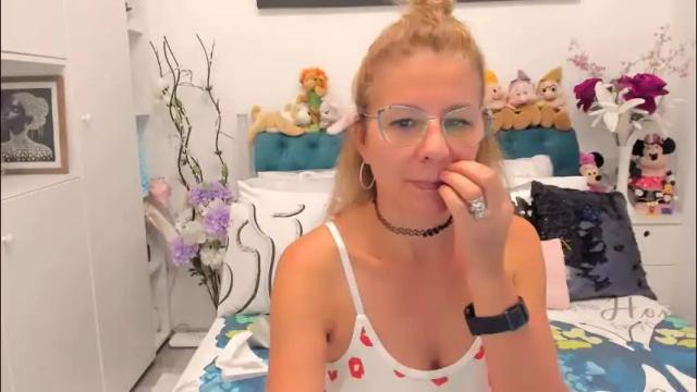 Image 12 of prettyblackeyes Stream on Chaturbate on 2 months ago