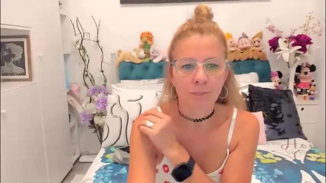 Image 3 of prettyblackeyes Stream on Chaturbate on 2 months ago
