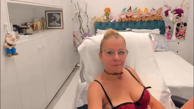 Image 7 of prettyblackeyes Stream on Chaturbate on 2 months ago