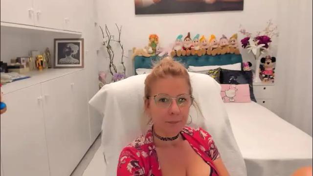 Image 2 of prettyblackeyes Stream on Chaturbate on 2 months ago