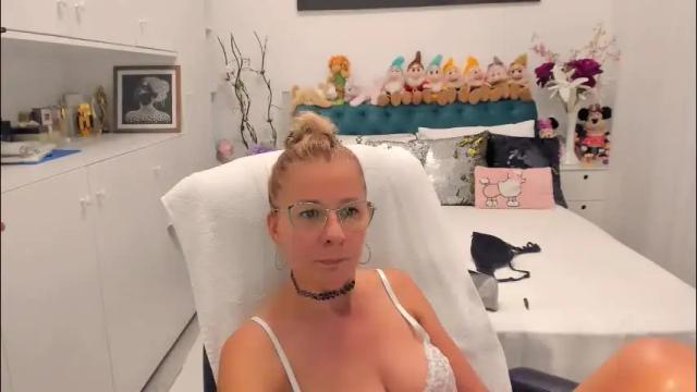 Thumbnail 3, prettyblackeyes's Stream at Chaturbate, 2 months ago