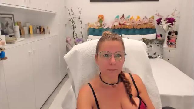 Image 6 of prettyblackeyes Stream on Chaturbate on 1 month ago