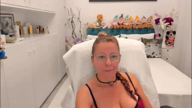 Image 8 of prettyblackeyes Stream on Chaturbate on 1 month ago