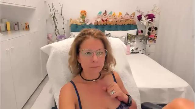 Image 12 of prettyblackeyes Stream on Chaturbate on 1 month ago