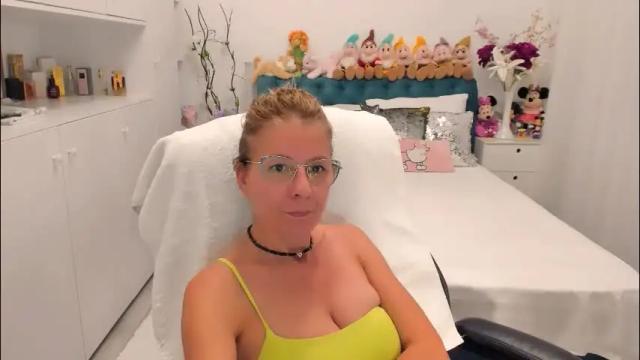 Image 6 of prettyblackeyes Stream on Chaturbate on 1 month ago