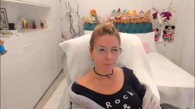Image 12 of prettyblackeyes Stream on Chaturbate on 23 days ago