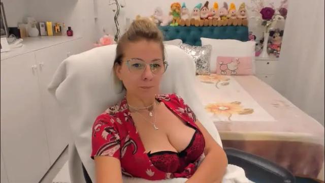 Image 12 of prettyblackeyes Stream on Chaturbate on 2 days ago