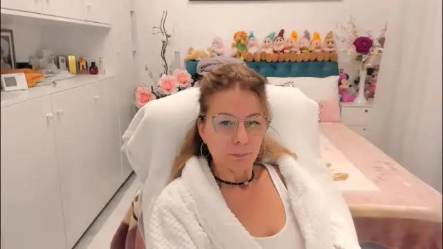 Image 6 of prettyblackeyes Stream on Chaturbate on 1 day ago