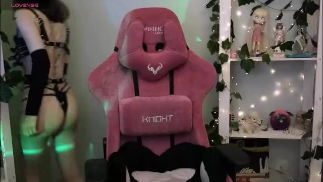 Image 2 of prettybones Stream on Chaturbate on 8 days ago