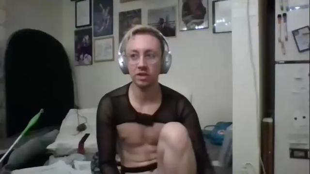 Image 2 of prettyboythings Stream on Chaturbate on 11 months ago