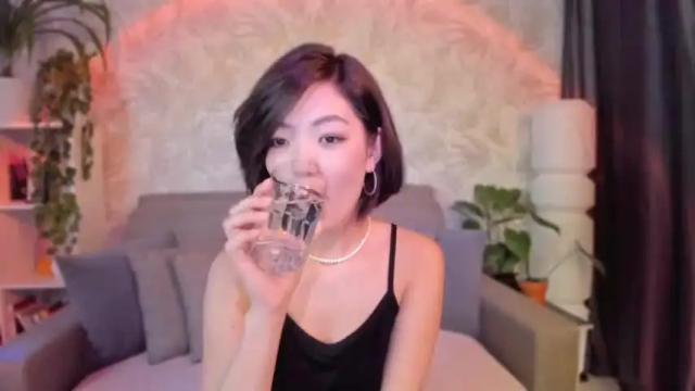 Image 8 of prettydi Stream on Chaturbate on 14 months ago