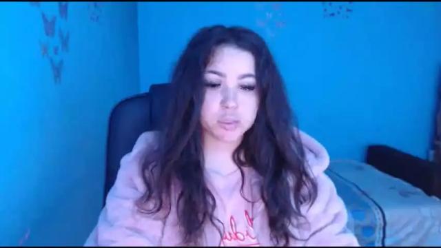 Image 2 of prettyjulliette Stream on Chaturbate on 13 months ago
