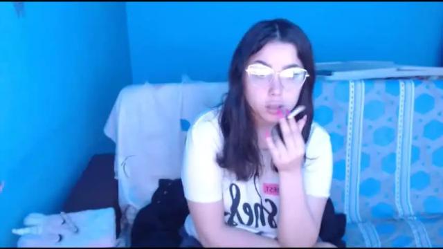 Image 3 of prettyjulliette Stream on Chaturbate on 13 months ago