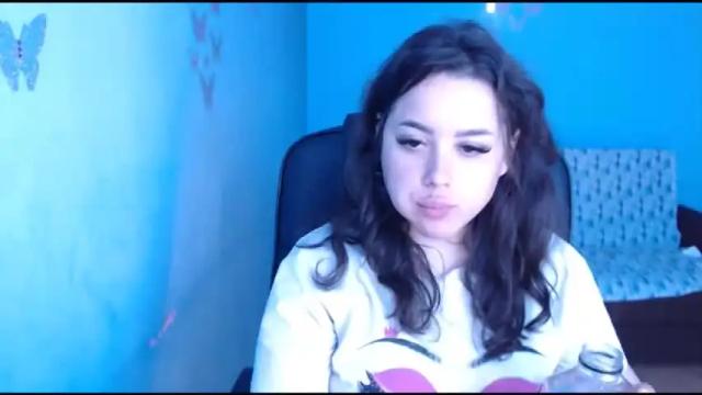Image 2 of prettyjulliette Stream on Chaturbate on 12 months ago