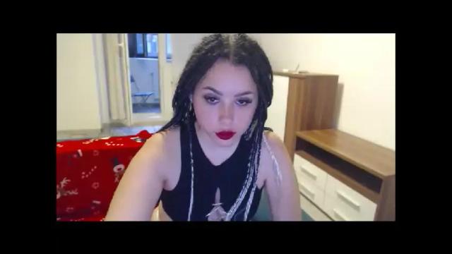 Image 2 of prettyjulliette Stream on Chaturbate on 1 month ago