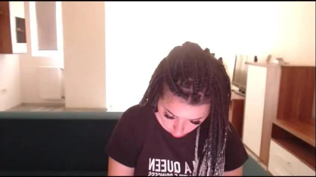 Image 12 of prettyjulliette Stream on Chaturbate on 29 days ago