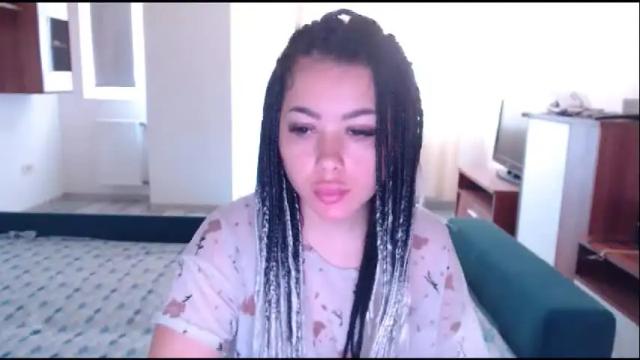Image 2 of prettyjulliette Stream on Chaturbate on 23 days ago
