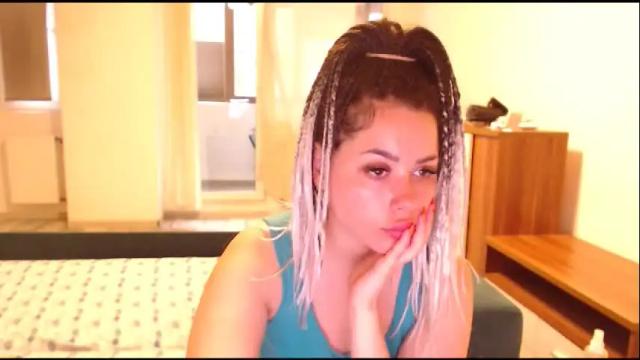 Image 2 of prettyjulliette Stream on Chaturbate on 15 days ago